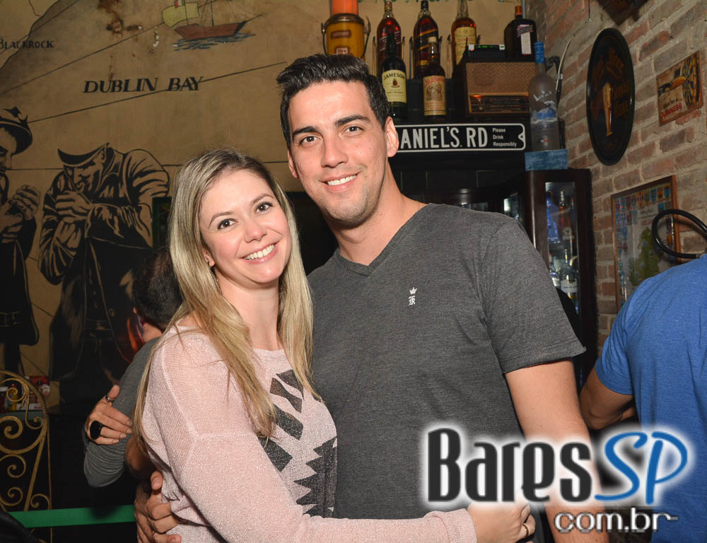 Banda Rock Stamp animou o palco do Dublin com muito Pop Rock Banda Rock Stamp animou o palco do Dublin com muito Pop Rock