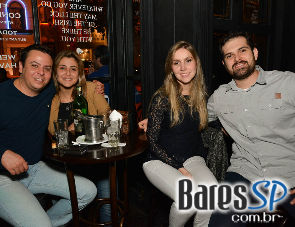 Banda Rock Stamp animou o palco do Dublin com muito Pop Rock Banda Rock Stamp animou o palco do Dublin com muito Pop Rock