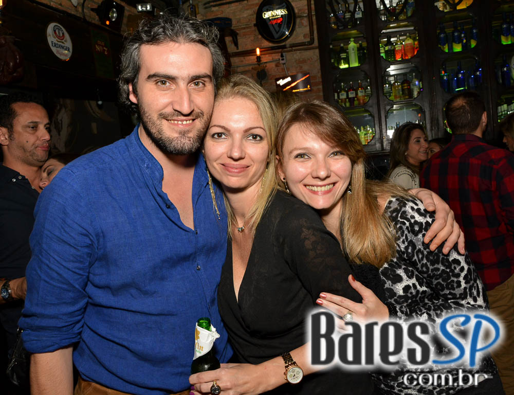 Banda Rock Stamp animou o palco do Dublin com muito Pop Rock Banda Rock Stamp animou o palco do Dublin com muito Pop Rock