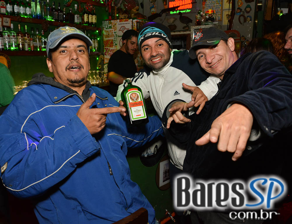 Festa Shake Your Booty com DJs convidados animando a sexta do Caos Augusta Festa Shake Your Booty com DJs convidados animando a sexta do Caos Augusta