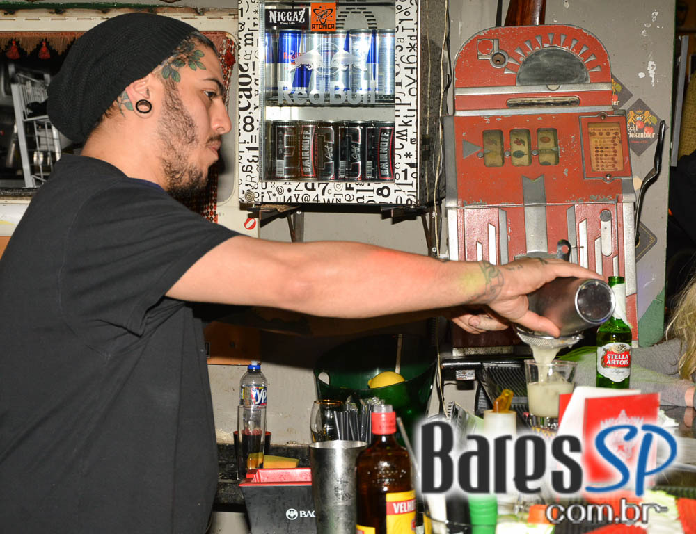 Festa Shake Your Booty com DJs convidados animando a sexta do Caos Augusta Festa Shake Your Booty com DJs convidados animando a sexta do Caos Augusta