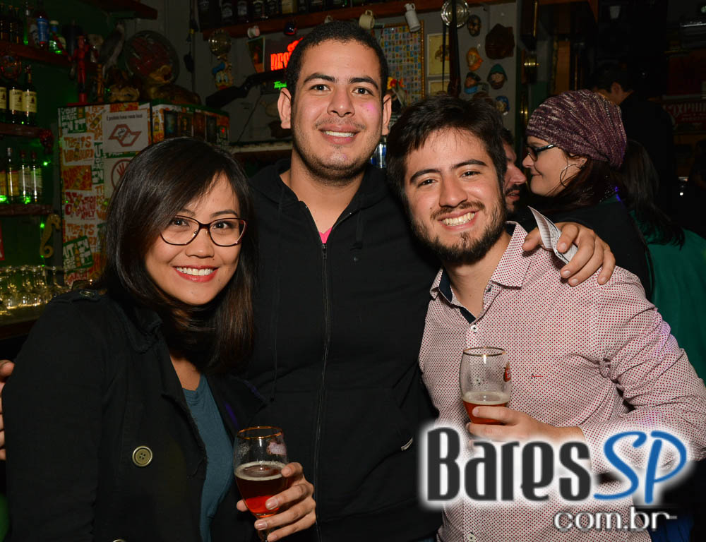 Festa Shake Your Booty com DJs convidados animando a sexta do Caos Augusta Festa Shake Your Booty com DJs convidados animando a sexta do Caos Augusta