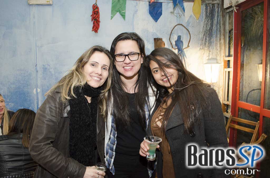 Tirrenos ofereceu diversas opções de drinks e cardápio variado no sábado Tirrenos ofereceu diversas opções de drinks e cardápio variado no sábado