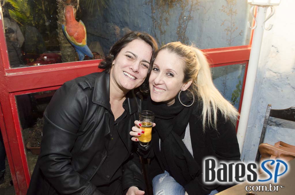 Tirrenos ofereceu diversas opções de drinks e cardápio variado no sábado Tirrenos ofereceu diversas opções de drinks e cardápio variado no sábado