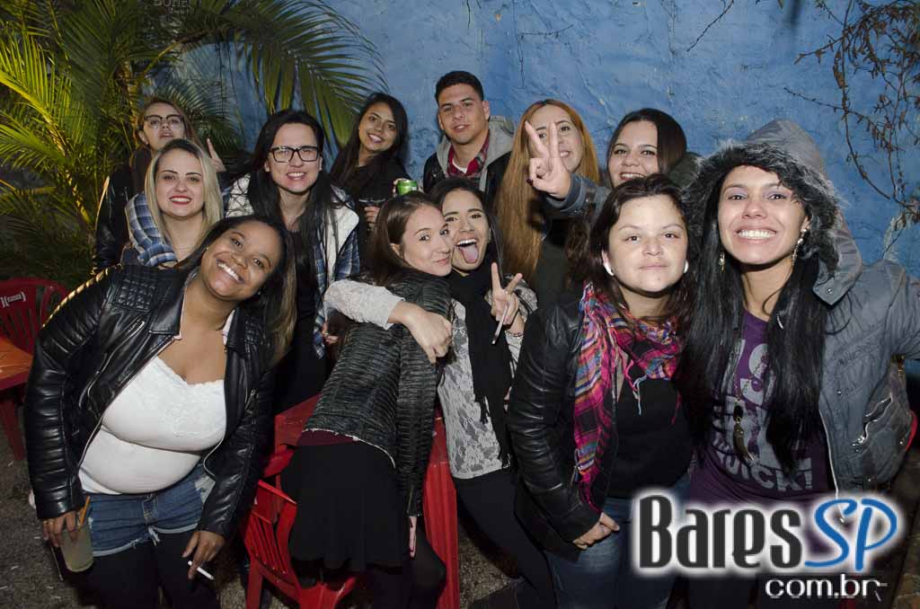 Tirrenos ofereceu diversas opções de drinks e cardápio variado no sábado Tirrenos ofereceu diversas opções de drinks e cardápio variado no sábado