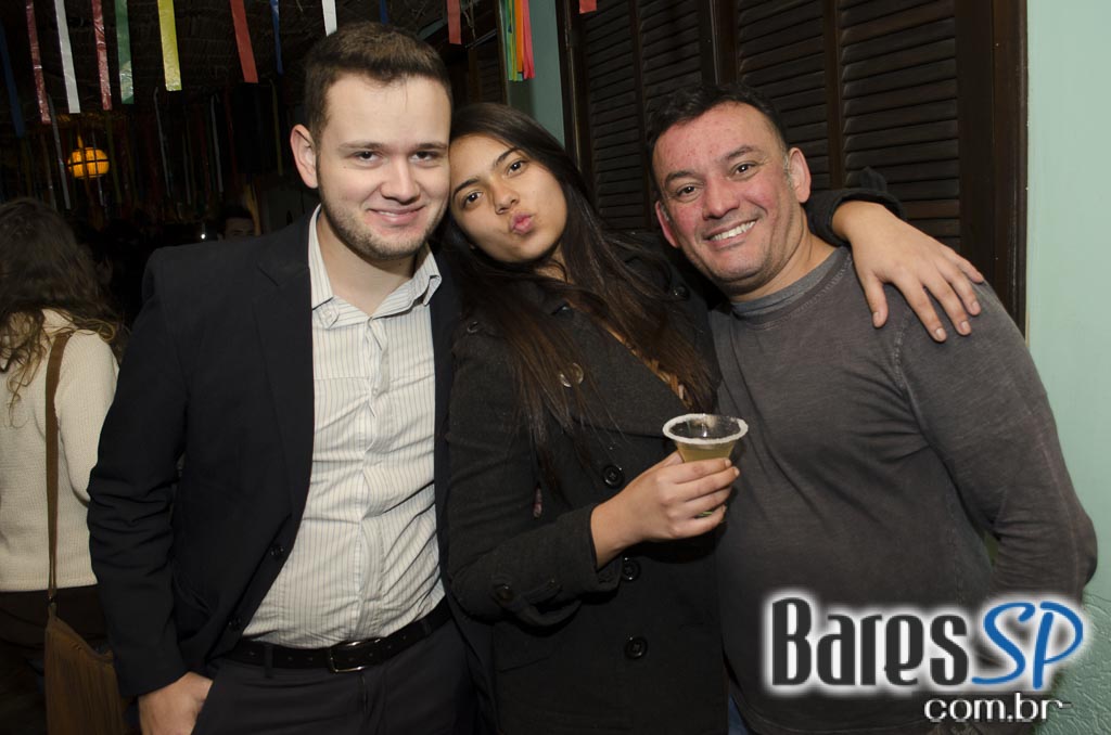 Tirrenos ofereceu diversas opções de drinks e cardápio variado no sábado Tirrenos ofereceu diversas opções de drinks e cardápio variado no sábado