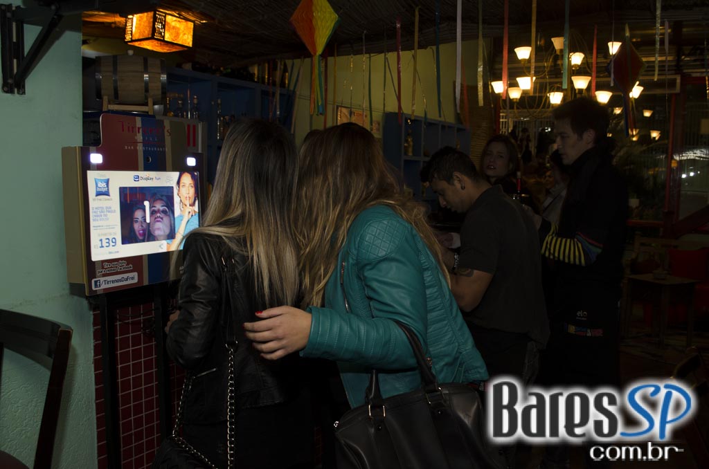 Tirrenos ofereceu diversas opções de drinks e cardápio variado no sábado Tirrenos ofereceu diversas opções de drinks e cardápio variado no sábado