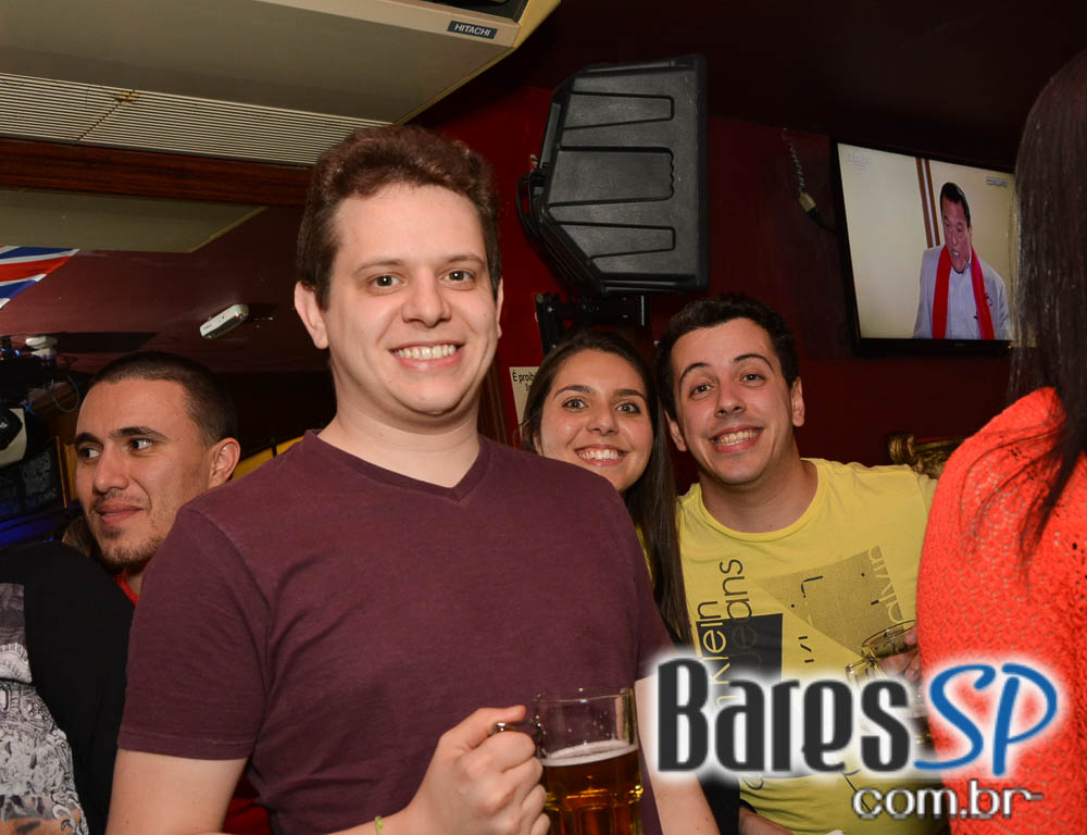 Banda Monk e Sal Vincent comandaram a noite com pop rock internacional no Republic Pub Banda Monk e Sal Vincent comandaram a noite com pop rock internacional no Republic Pub