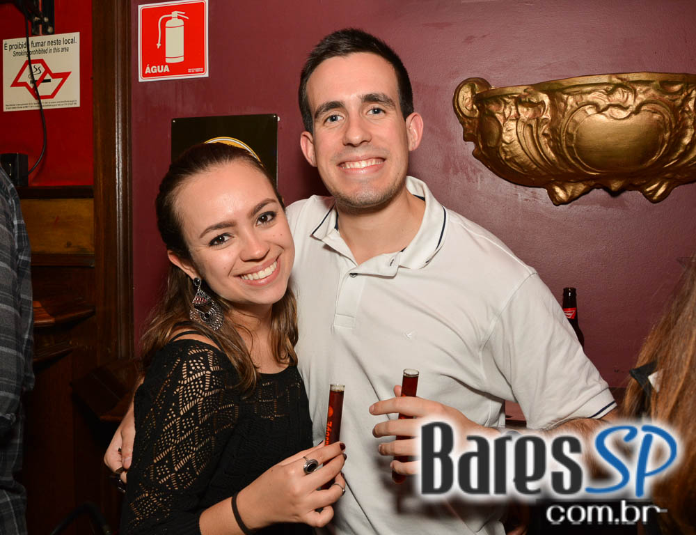 Banda Monk e Sal Vincent comandaram a noite com pop rock internacional no Republic Pub Banda Monk e Sal Vincent comandaram a noite com pop rock internacional no Republic Pub