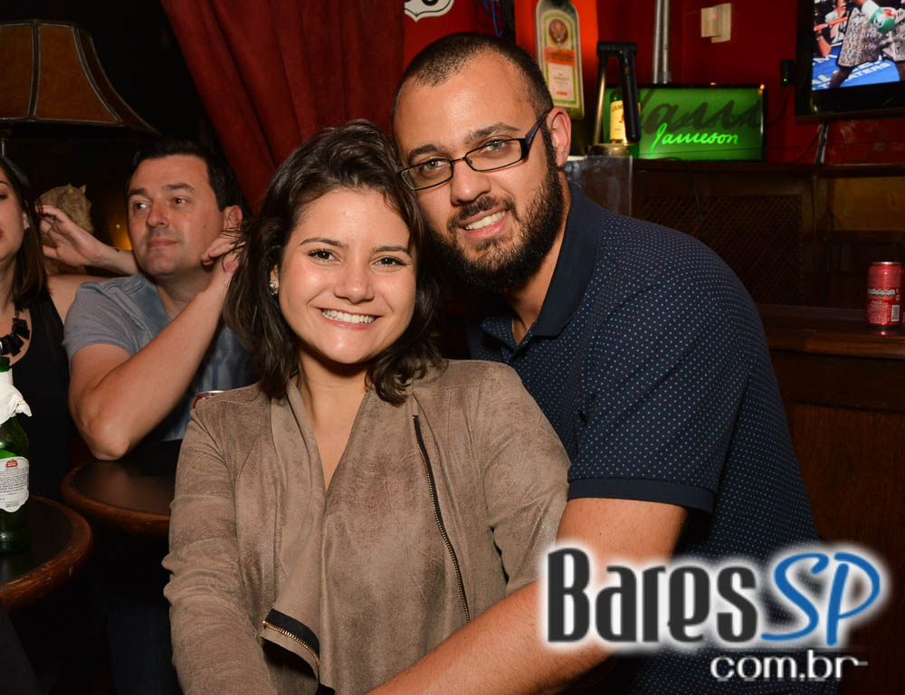 Banda Monk e Sal Vincent comandaram a noite com pop rock internacional no Republic Pub Banda Monk e Sal Vincent comandaram a noite com pop rock internacional no Republic Pub