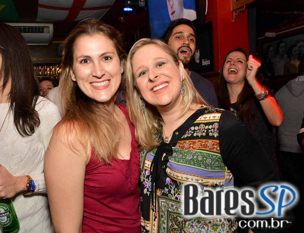 Banda Monk e Sal Vincent comandaram a noite com pop rock internacional no Republic Pub Banda Monk e Sal Vincent comandaram a noite com pop rock internacional no Republic Pub