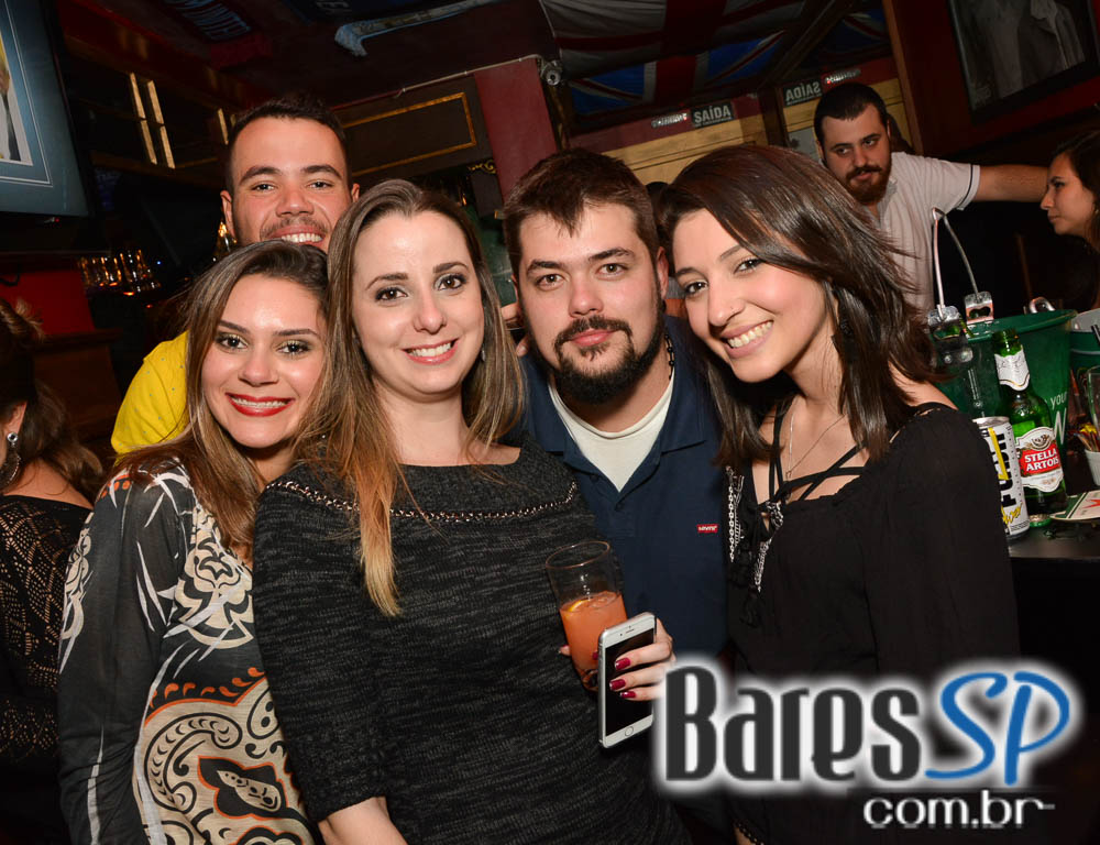 Banda Monk e Sal Vincent comandaram a noite com pop rock internacional no Republic Pub Banda Monk e Sal Vincent comandaram a noite com pop rock internacional no Republic Pub