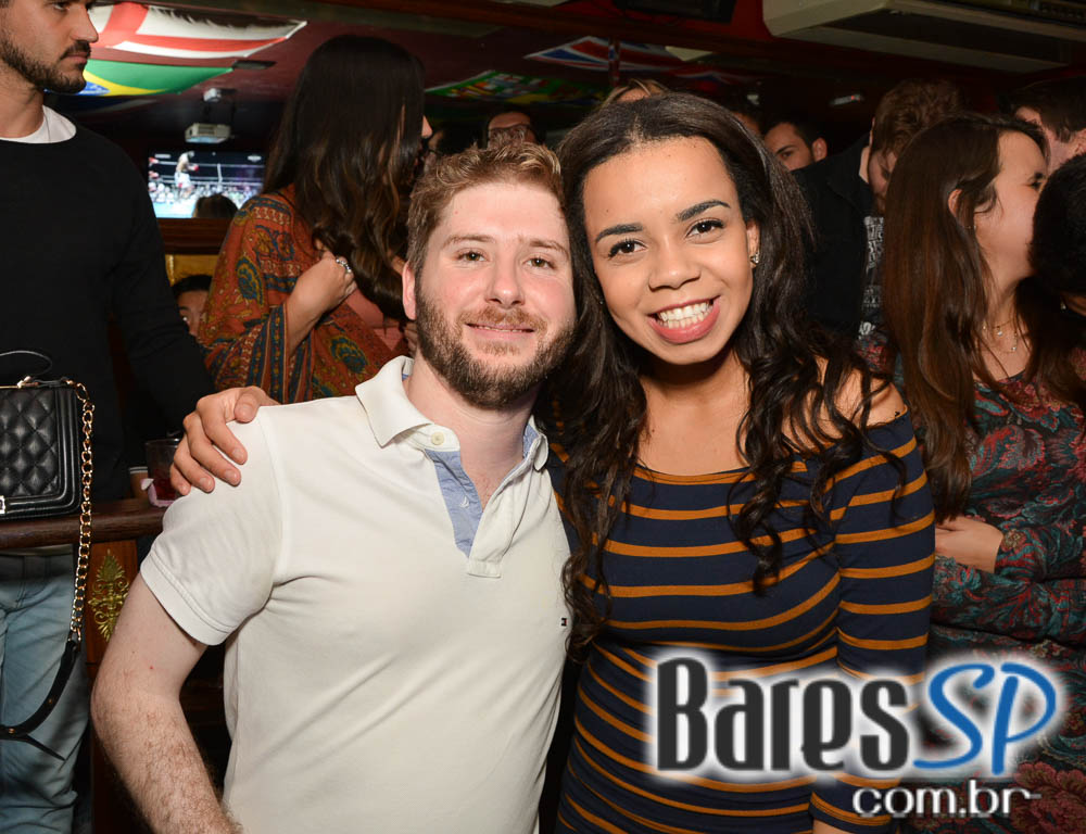 Banda Monk e Sal Vincent comandaram a noite com pop rock internacional no Republic Pub Banda Monk e Sal Vincent comandaram a noite com pop rock internacional no Republic Pub