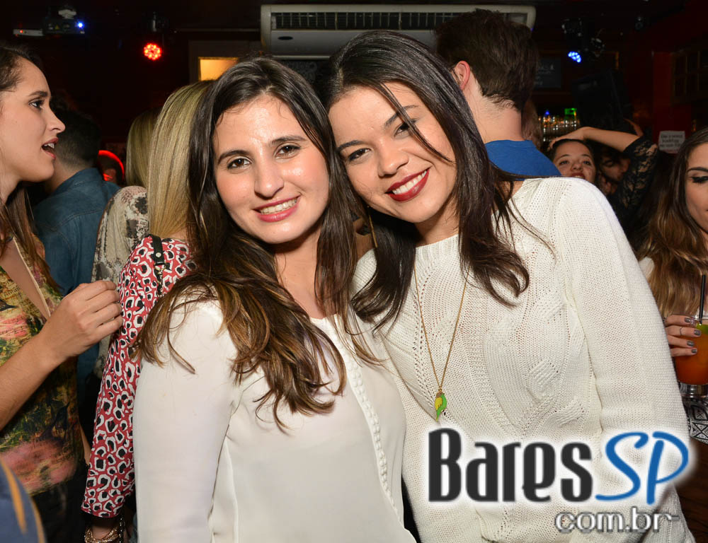 Banda Monk e Sal Vincent comandaram a noite com pop rock internacional no Republic Pub Banda Monk e Sal Vincent comandaram a noite com pop rock internacional no Republic Pub