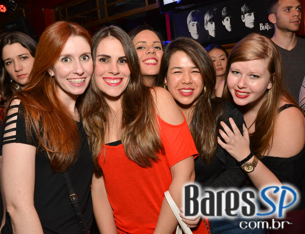 Banda Junkie Box e Sal Vincent comandaram a noite com rock no Republic Pub Banda Junkie Box e Sal Vincent comandaram a noite com rock no Republic Pub