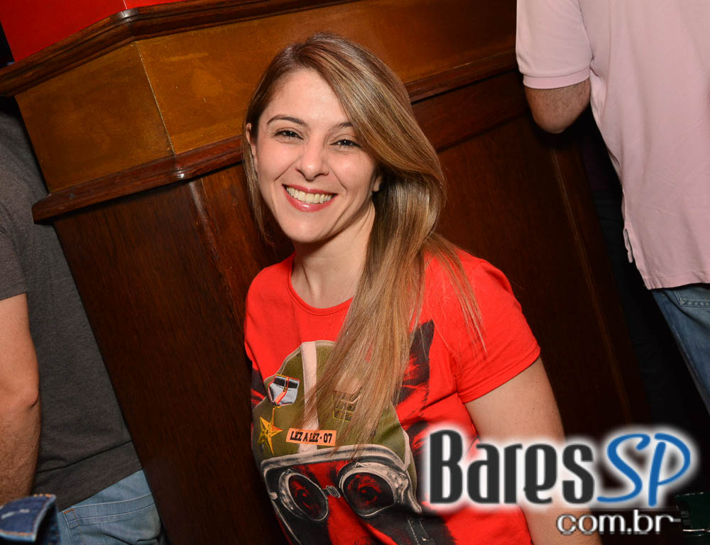 Banda Junkie Box e Sal Vincent comandaram a noite com rock no Republic Pub Banda Junkie Box e Sal Vincent comandaram a noite com rock no Republic Pub