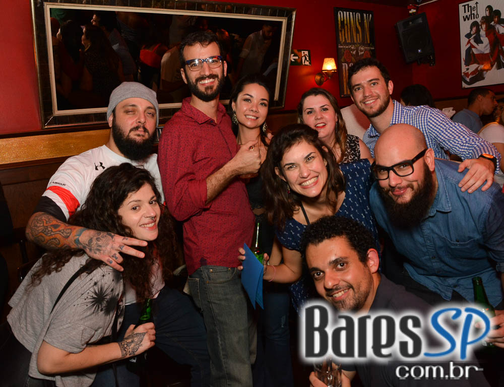 Banda Junkie Box e Sal Vincent comandaram a noite com rock no Republic Pub Banda Junkie Box e Sal Vincent comandaram a noite com rock no Republic Pub