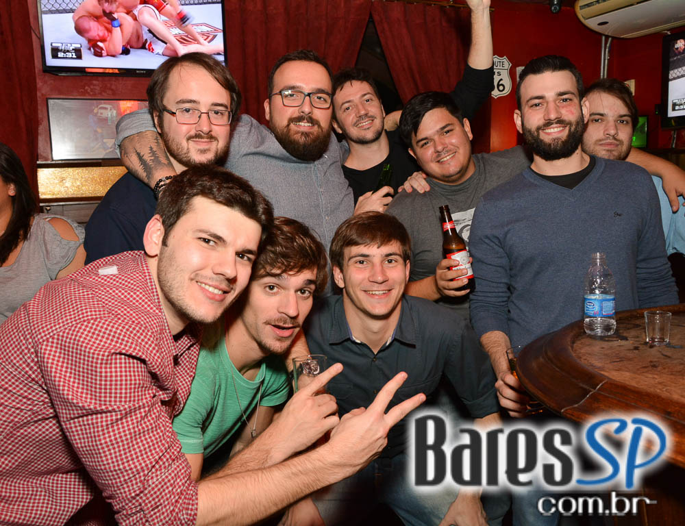 Banda Junkie Box e Sal Vincent comandaram a noite com rock no Republic Pub Banda Junkie Box e Sal Vincent comandaram a noite com rock no Republic Pub