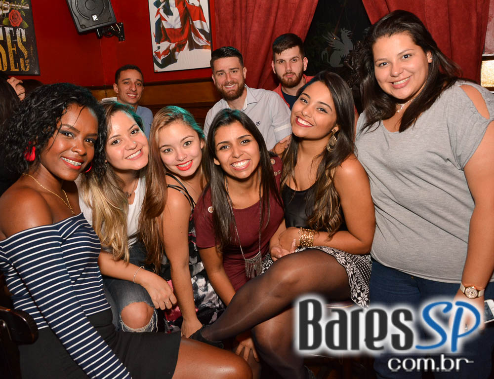 Banda Junkie Box e Sal Vincent comandaram a noite com rock no Republic Pub Banda Junkie Box e Sal Vincent comandaram a noite com rock no Republic Pub