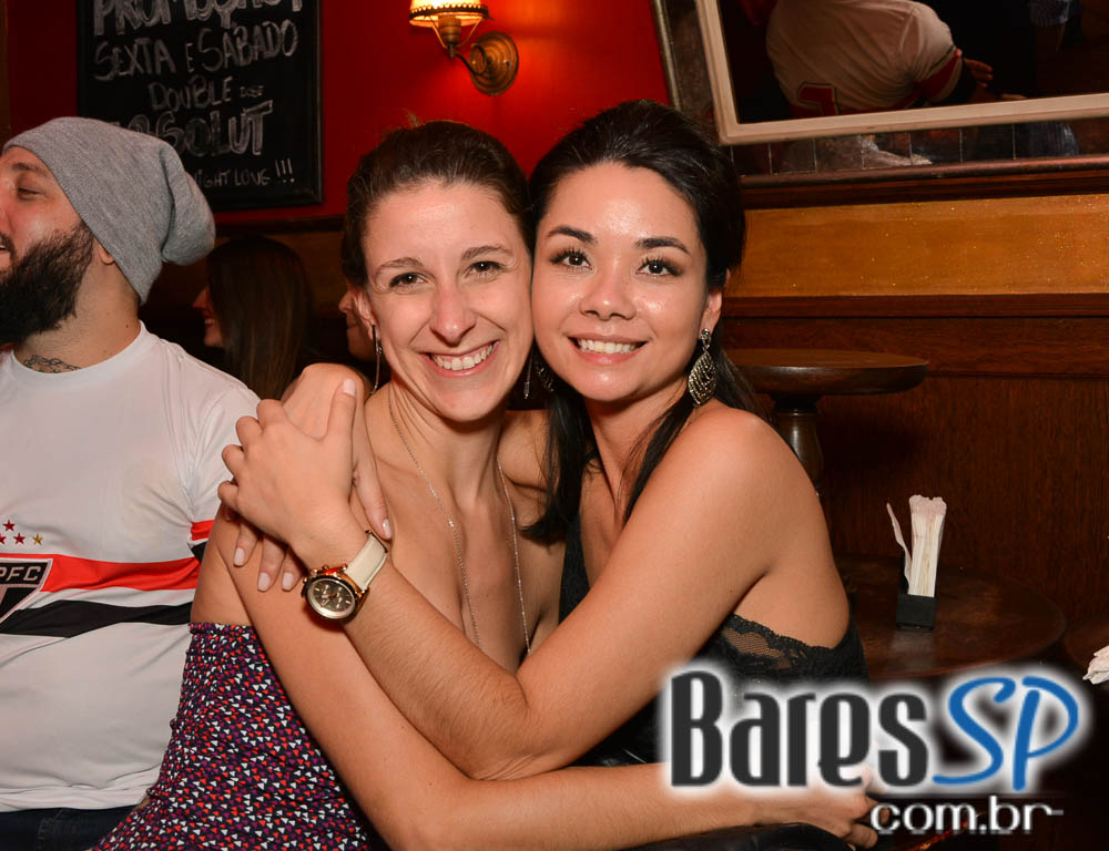 Banda Junkie Box e Sal Vincent comandaram a noite com rock no Republic Pub Banda Junkie Box e Sal Vincent comandaram a noite com rock no Republic Pub