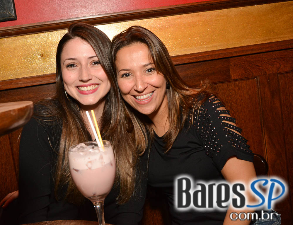 Banda Junkie Box e Sal Vincent comandaram a noite com rock no Republic Pub Banda Junkie Box e Sal Vincent comandaram a noite com rock no Republic Pub