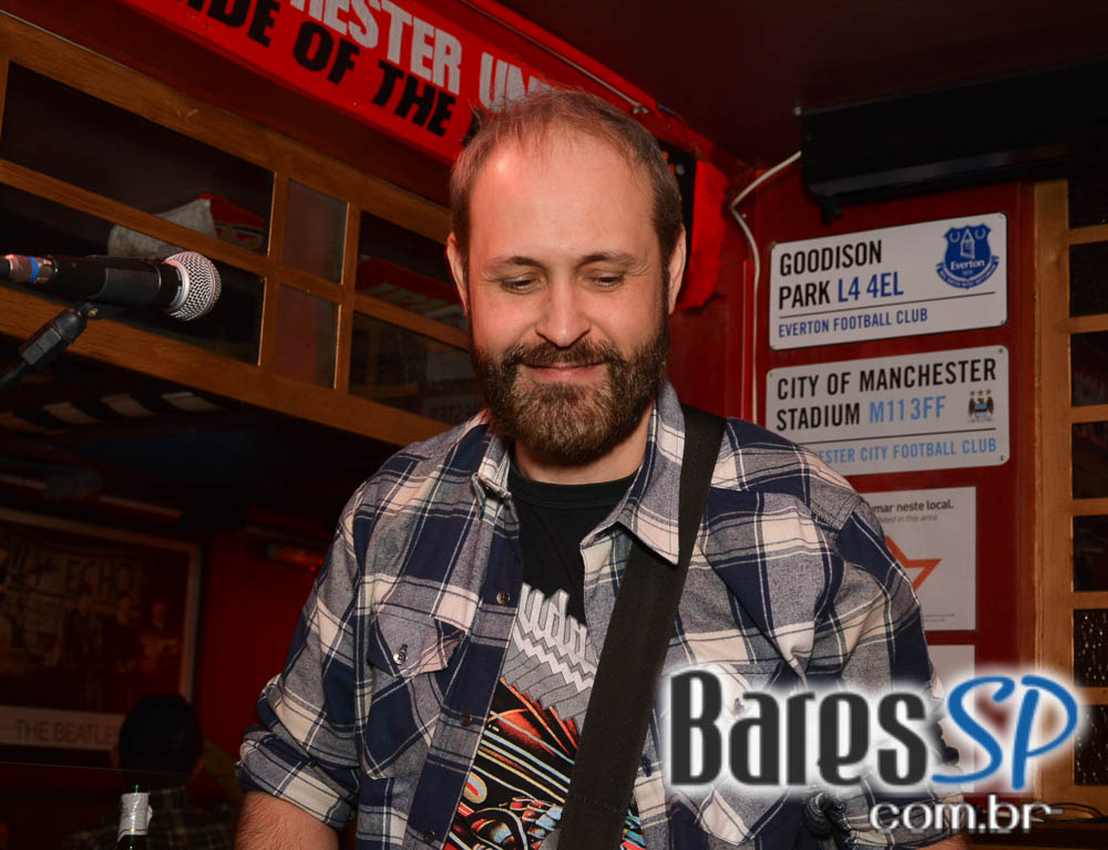 William Kim e Banda Insônica comandaram a sexta-feira no Republic Pub William Kim e Banda Insônica comandaram a sexta-feira no Republic Pub