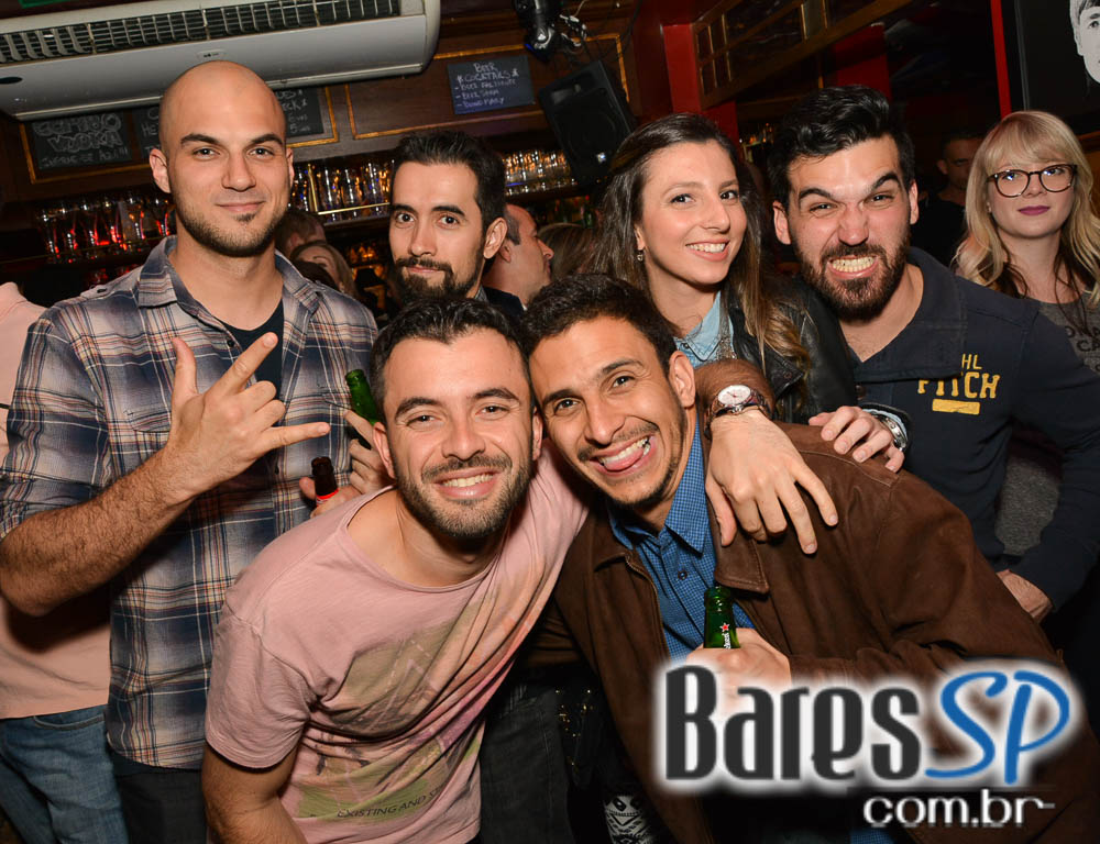 William Kim e Banda Insônica comandaram a sexta-feira no Republic Pub William Kim e Banda Insônica comandaram a sexta-feira no Republic Pub