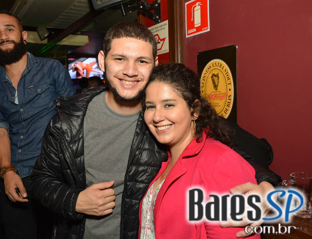 William Kim e Banda Insônica comandaram a sexta-feira no Republic Pub William Kim e Banda Insônica comandaram a sexta-feira no Republic Pub