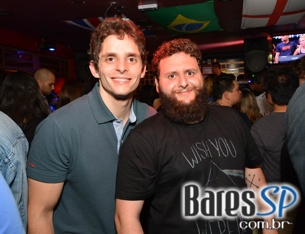 William Kim e Banda Insônica comandaram a sexta-feira no Republic Pub William Kim e Banda Insônica comandaram a sexta-feira no Republic Pub