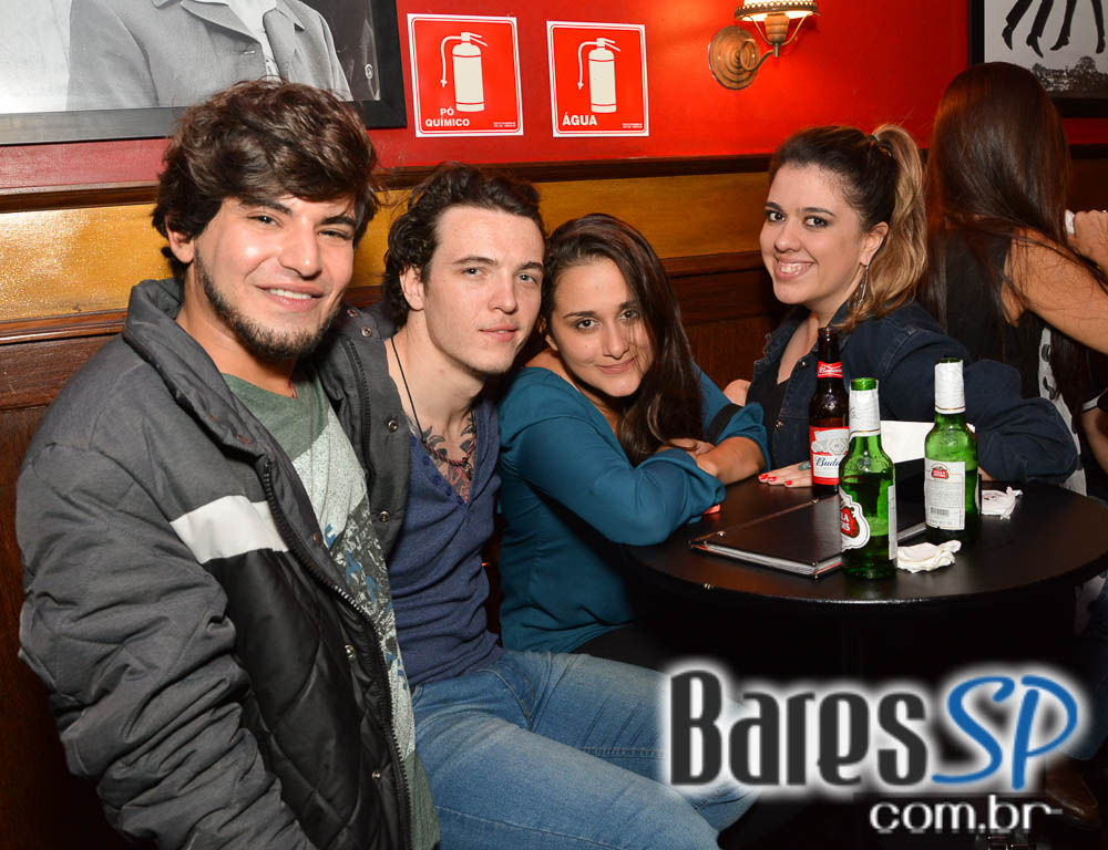 William Kim e Banda Insônica comandaram a sexta-feira no Republic Pub William Kim e Banda Insônica comandaram a sexta-feira no Republic Pub