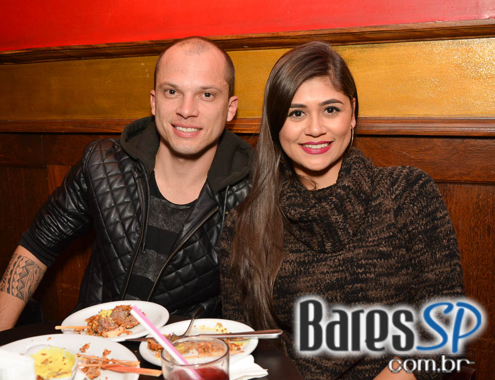 William Kim e Banda Insônica comandaram a sexta-feira no Republic Pub William Kim e Banda Insônica comandaram a sexta-feira no Republic Pub