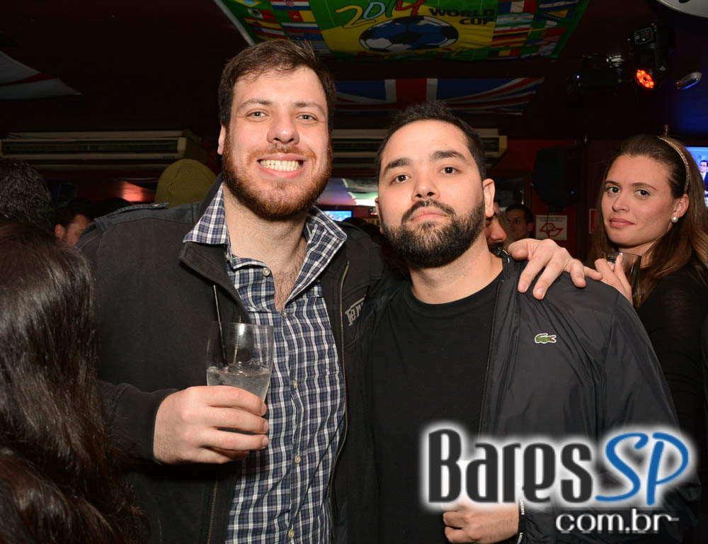 Republic Pub recebeu os agitos da banda Insônica e William Kim com o melhor do rock Republic Pub recebeu os agitos da banda Insônica e William Kim com o melhor do rock