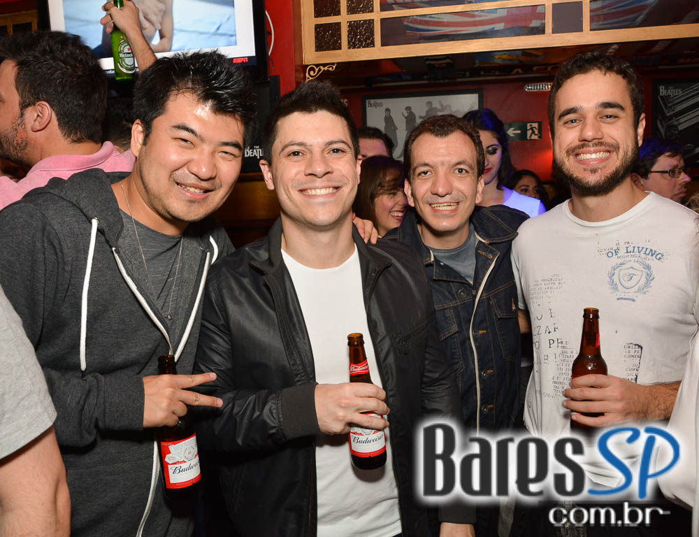 Republic Pub recebeu os agitos da banda Insônica e William Kim com o melhor do rock Republic Pub recebeu os agitos da banda Insônica e William Kim com o melhor do rock