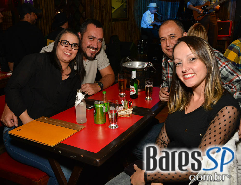 Rodrigo Haddad e Pure Country Band se apresentaram no Ton Ton Jazz & Music Bar Rodrigo Haddad e Pure Country Band se apresentaram no Ton Ton Jazz & Music Bar