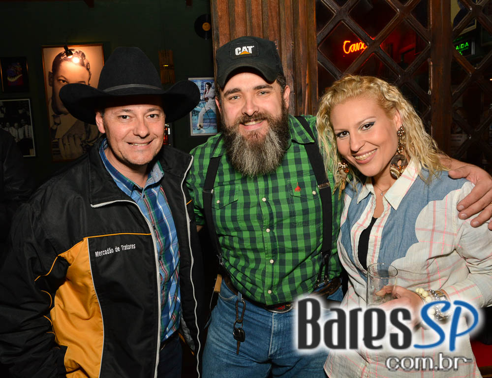 Rodrigo Haddad e Pure Country Band se apresentaram no Ton Ton Jazz & Music Bar Rodrigo Haddad e Pure Country Band se apresentaram no Ton Ton Jazz & Music Bar