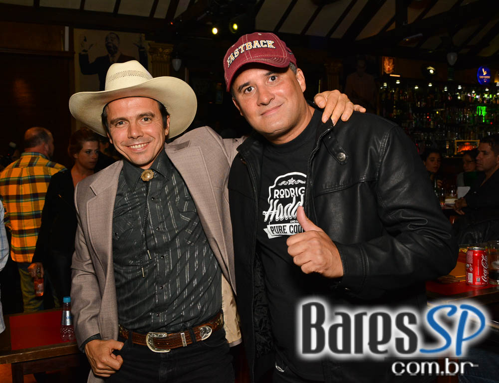 Rodrigo Haddad e Pure Country Band se apresentaram no Ton Ton Jazz & Music Bar Rodrigo Haddad e Pure Country Band se apresentaram no Ton Ton Jazz & Music Bar