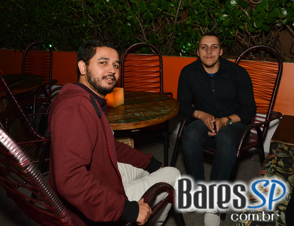 Noite do Xadrez com DJs Sandrinho, Zhenna e Tutunic no Akbar Lounge e Disco Noite do Xadrez com DJs Sandrinho, Zhenna e Tutunic no Akbar Lounge e Disco