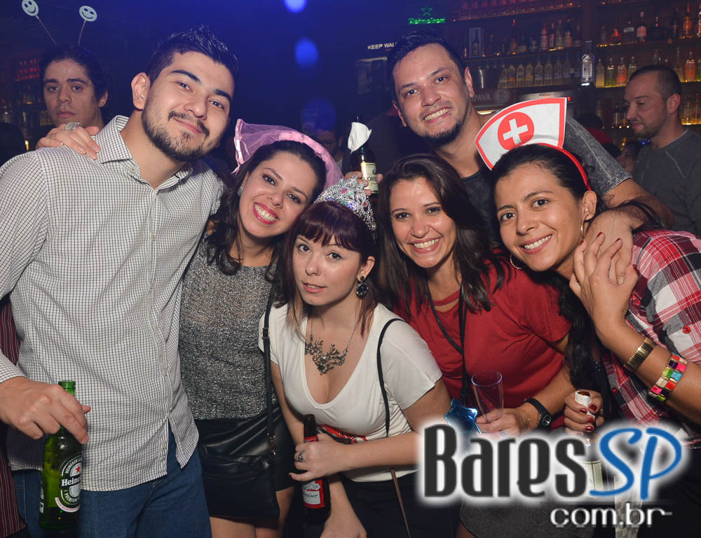 Noite do Xadrez com DJs Sandrinho, Zhenna e Tutunic no Akbar Lounge e Disco Noite do Xadrez com DJs Sandrinho, Zhenna e Tutunic no Akbar Lounge e Disco