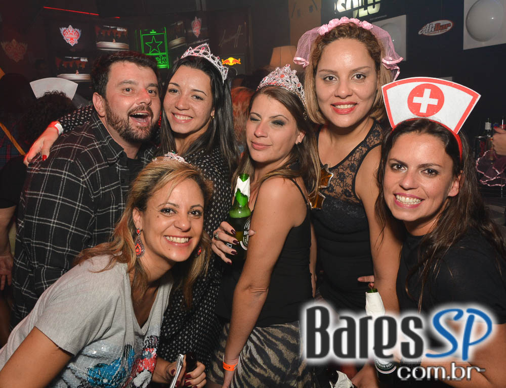 Noite do Xadrez com DJs Sandrinho, Zhenna e Tutunic no Akbar Lounge e Disco Noite do Xadrez com DJs Sandrinho, Zhenna e Tutunic no Akbar Lounge e Disco