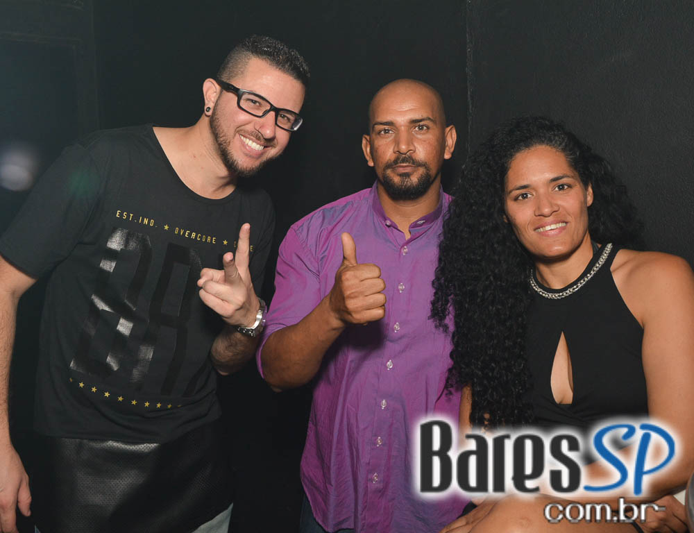 Noite do Xadrez com DJs Sandrinho, Zhenna e Tutunic no Akbar Lounge e Disco Noite do Xadrez com DJs Sandrinho, Zhenna e Tutunic no Akbar Lounge e Disco