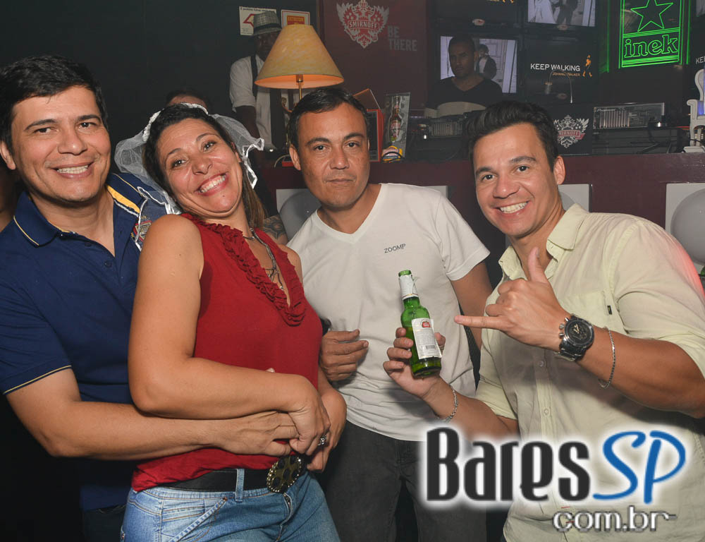 Noite do Xadrez com DJs Sandrinho, Zhenna e Tutunic no Akbar Lounge e Disco Noite do Xadrez com DJs Sandrinho, Zhenna e Tutunic no Akbar Lounge e Disco