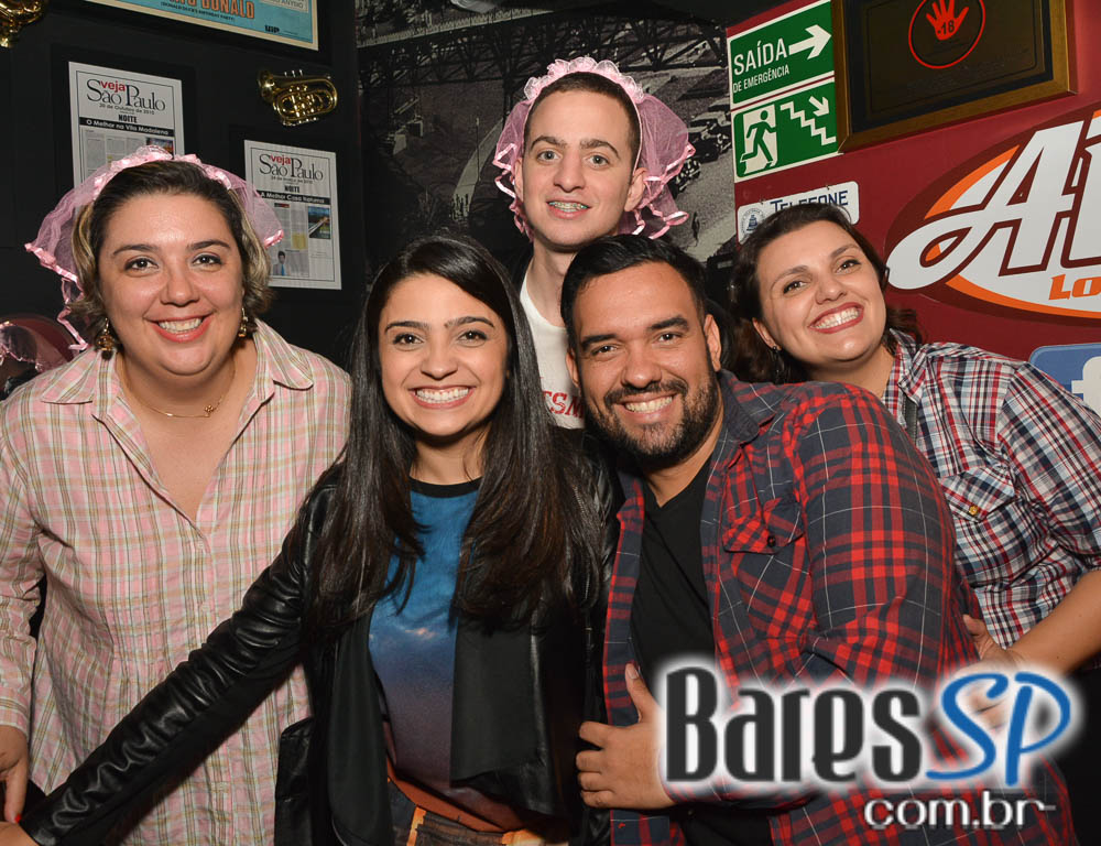 Noite do Xadrez com DJs Sandrinho, Zhenna e Tutunic no Akbar Lounge e Disco Noite do Xadrez com DJs Sandrinho, Zhenna e Tutunic no Akbar Lounge e Disco