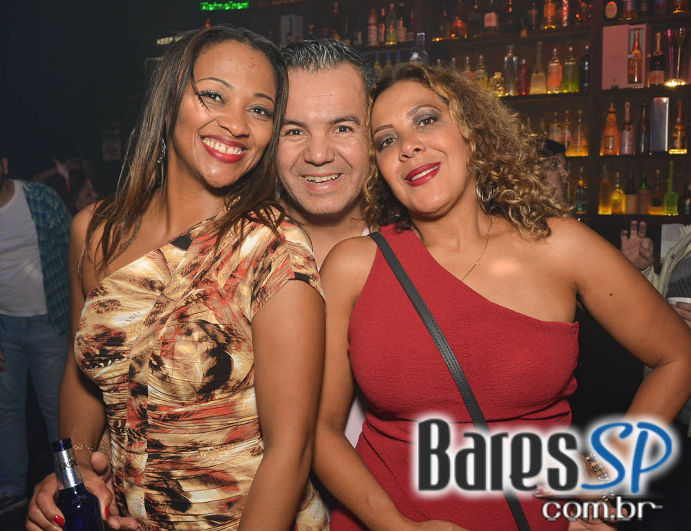 Noite do Xadrez com DJs Sandrinho, Zhenna e Tutunic no Akbar Lounge e Disco Noite do Xadrez com DJs Sandrinho, Zhenna e Tutunic no Akbar Lounge e Disco