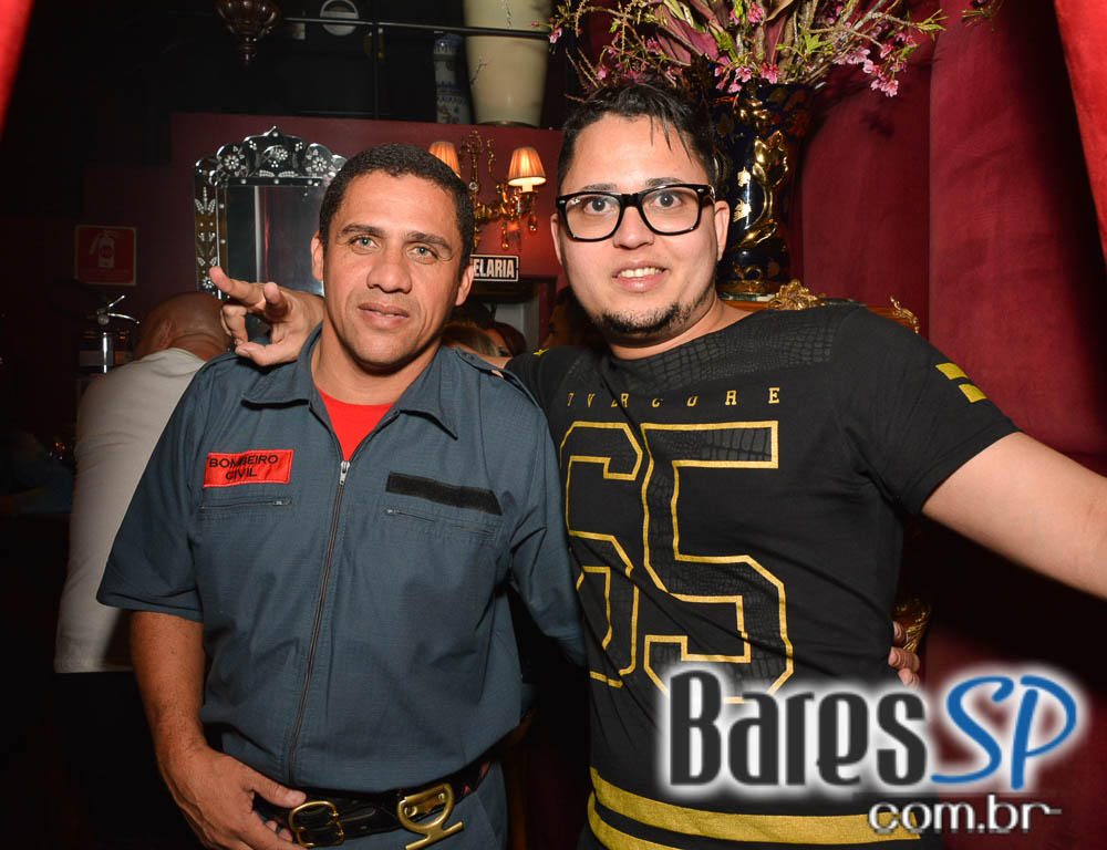 Noite do Xadrez com DJs Sandrinho, Zhenna e Tutunic no Akbar Lounge e Disco Noite do Xadrez com DJs Sandrinho, Zhenna e Tutunic no Akbar Lounge e Disco