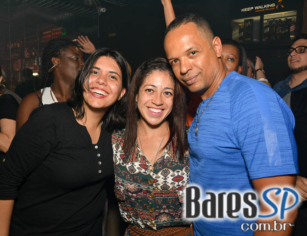 Noite do Whisky com DJs Sandrinho, Double C, Zhenna e Daniel Tutunic no Akbar Lounge e Disco Noite do Whisky com DJs Sandrinho, Double C, Zhenna e Daniel Tutunic no Akbar Lounge e Disco