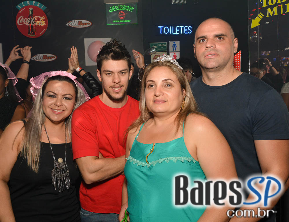 Noite do Whisky com DJs Sandrinho, Double C, Zhenna e Daniel Tutunic no Akbar Lounge e Disco Noite do Whisky com DJs Sandrinho, Double C, Zhenna e Daniel Tutunic no Akbar Lounge e Disco