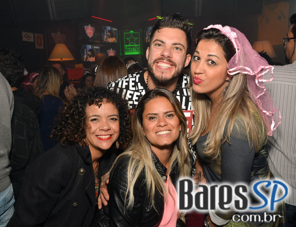 Noite do Whisky com DJs Sandrinho, Double C, Zhenna e Daniel Tutunic no Akbar Lounge e Disco Noite do Whisky com DJs Sandrinho, Double C, Zhenna e Daniel Tutunic no Akbar Lounge e Disco