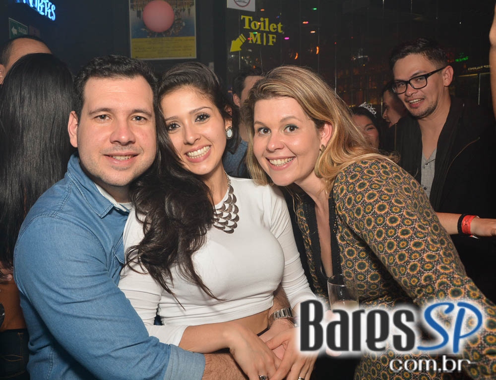 Noite do Whisky com DJs Sandrinho, Double C, Zhenna e Daniel Tutunic no Akbar Lounge e Disco Noite do Whisky com DJs Sandrinho, Double C, Zhenna e Daniel Tutunic no Akbar Lounge e Disco