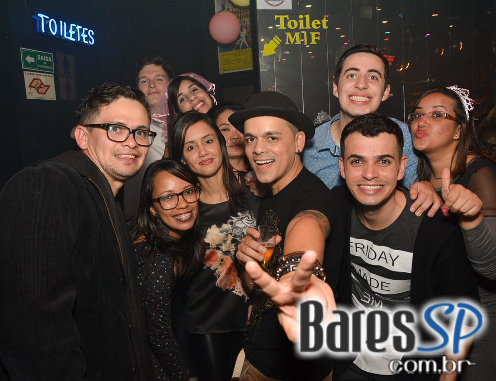 Noite do Whisky com DJs Sandrinho, Double C, Zhenna e Daniel Tutunic no Akbar Lounge e Disco Noite do Whisky com DJs Sandrinho, Double C, Zhenna e Daniel Tutunic no Akbar Lounge e Disco