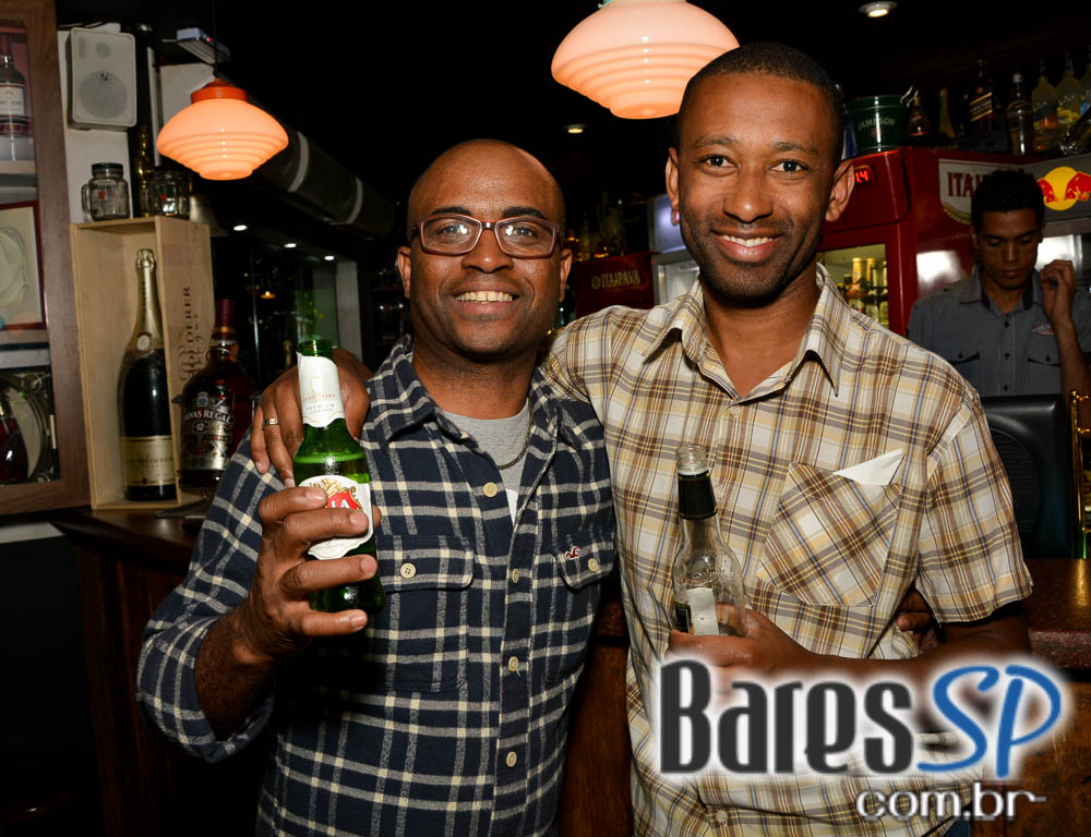 Noite do Whisky com DJs Sandrinho, Double C, Zhenna e Daniel Tutunic no Akbar Lounge e Disco Noite do Whisky com DJs Sandrinho, Double C, Zhenna e Daniel Tutunic no Akbar Lounge e Disco